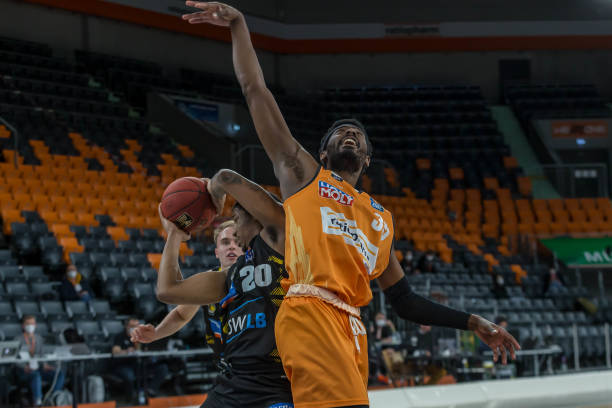 报告了近4 报告了近4