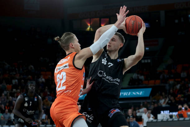 断进攻的意 断进攻的意